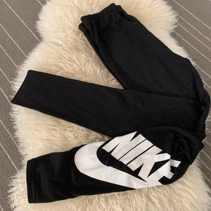Nike Pants - Nike Leggings Nike Pants - Nike Leggings